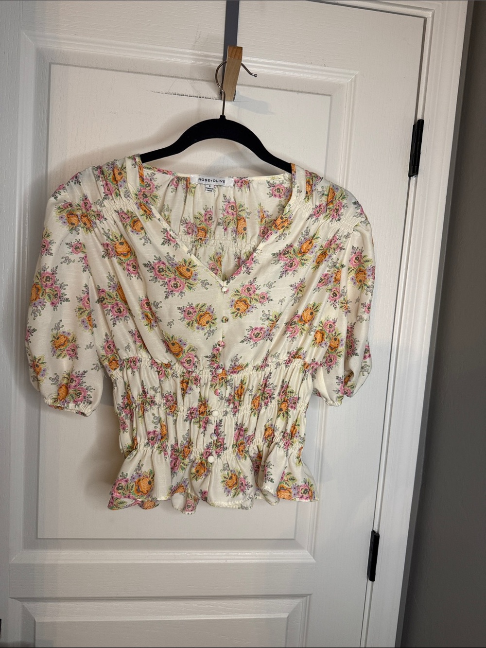 Rose & Olive Cream Floral Smocked V-Neck Puff Sleeve Top